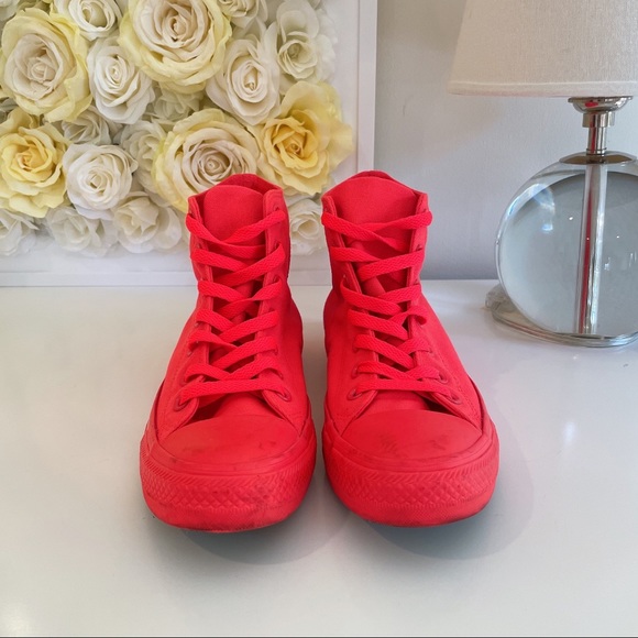 neon converse platform